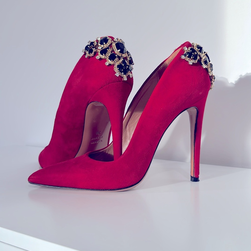 ✨❤️ Glamorous Red Suede Pumps with Rhinestone Detail Made in Italy❤️✨